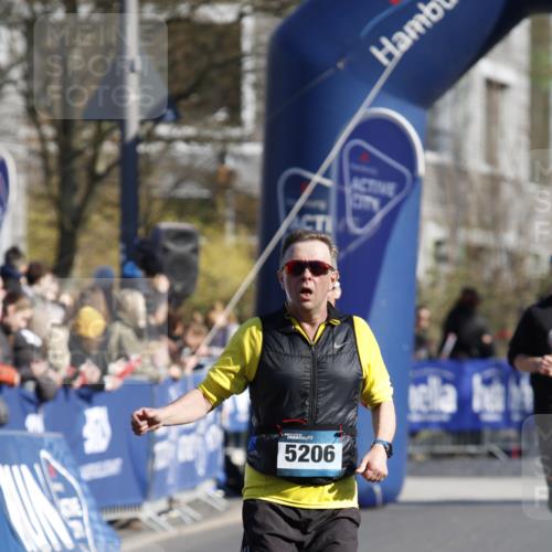 06.04.2025 - 44. Internationalen Wilhelmsburger Insellauf A. Gomolzig http://msf.ph/oto/7556557 06.04.2025 10:28:44 Ziel 3884, 4250, 4454, 5206 meine-sportfotos.de