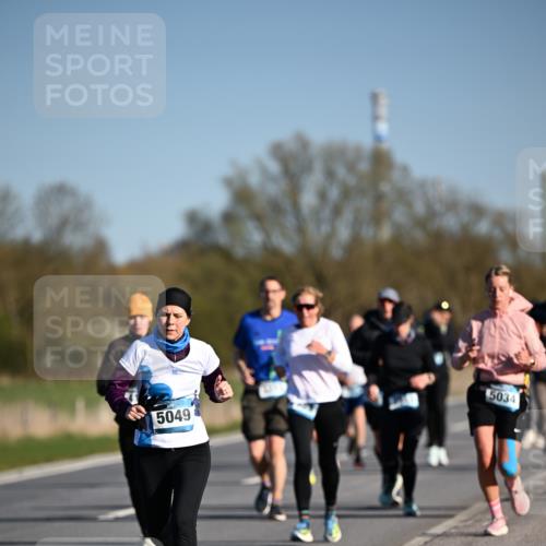 06.04.2025 - 44. Internationalen Wilhelmsburger Insellauf Dr. Thomas Lammeyer http://msf.ph/oto/7556559 06.04.2025 09:32:30 Laufen 5049, 5034 meine-sportfotos.de