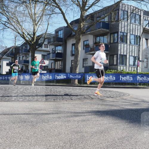 06.04.2025 - 44. Internationalen Wilhelmsburger Insellauf Luisa Fischer http://msf.ph/oto/7556563 06.04.2025 10:11:07 Ziel 5123, 5037 meine-sportfotos.de
