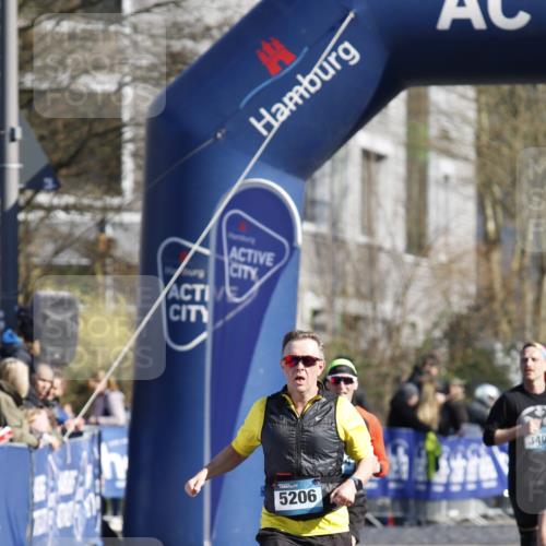 06.04.2025 - 44. Internationalen Wilhelmsburger Insellauf A. Gomolzig http://msf.ph/oto/7556564 06.04.2025 10:28:42 Ziel 4174, 4250, 4263, 4454, 5206 meine-sportfotos.de