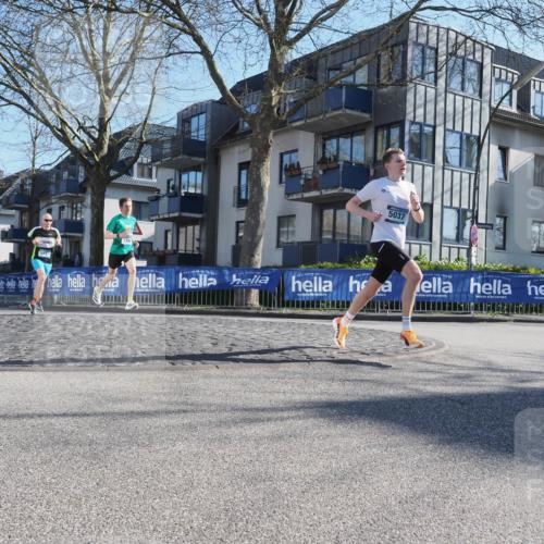 06.04.2025 - 44. Internationalen Wilhelmsburger Insellauf Luisa Fischer http://msf.ph/oto/7556566 06.04.2025 10:11:07 Ziel 5037, 5123 meine-sportfotos.de