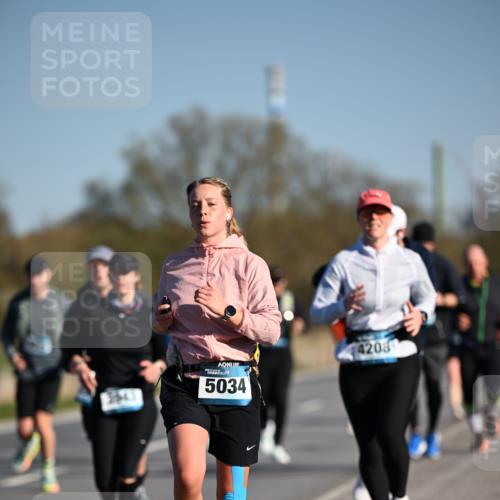06.04.2025 - 44. Internationalen Wilhelmsburger Insellauf Dr. Thomas Lammeyer http://msf.ph/oto/7556607 06.04.2025 09:32:33 Laufen 3543, 5034, 4208 meine-sportfotos.de