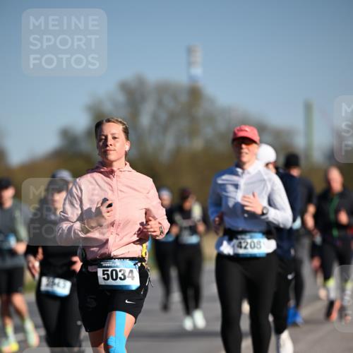 06.04.2025 - 44. Internationalen Wilhelmsburger Insellauf Dr. Thomas Lammeyer http://msf.ph/oto/7556617 06.04.2025 09:32:34 Laufen 2543, 5034, 4208 meine-sportfotos.de