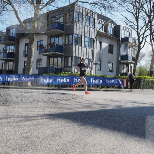 06.04.2025 - 44. Internationalen Wilhelmsburger Insellauf Luisa Fischer http://msf.ph/oto/7556623 06.04.2025 10:11:31 Ziel 515 meine-sportfotos.de