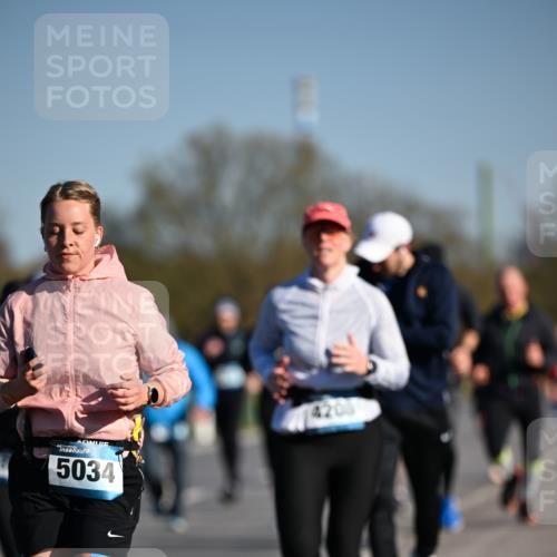 06.04.2025 - 44. Internationalen Wilhelmsburger Insellauf Dr. Thomas Lammeyer http://msf.ph/oto/7556635 06.04.2025 09:32:34 Laufen 5034, 4200 meine-sportfotos.de