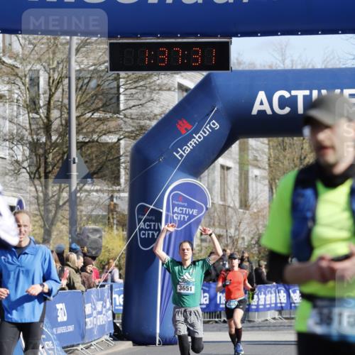 06.04.2025 - 44. Internationalen Wilhelmsburger Insellauf A. Gomolzig http://msf.ph/oto/7556637 06.04.2025 10:27:29 Ziel 3181, 3344, 4207, 4252, 4553 meine-sportfotos.de