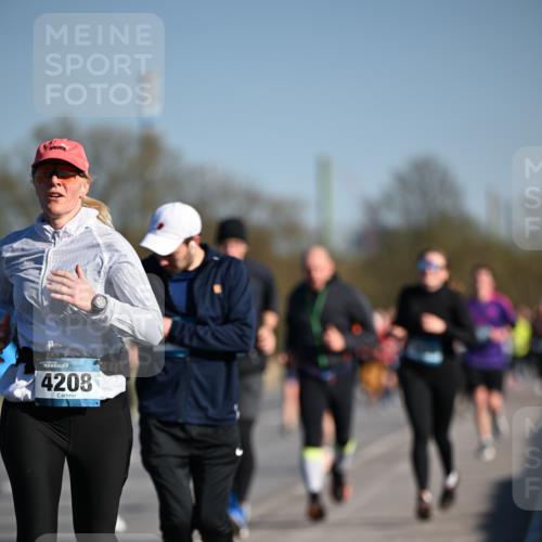 06.04.2025 - 44. Internationalen Wilhelmsburger Insellauf Dr. Thomas Lammeyer http://msf.ph/oto/7556649 06.04.2025 09:32:35 Laufen 4208 meine-sportfotos.de