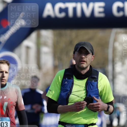 06.04.2025 - 44. Internationalen Wilhelmsburger Insellauf A. Gomolzig http://msf.ph/oto/7556653 06.04.2025 10:27:19 Ziel 3181, 3343, 3516, 3610, 4203, 4259, 5032 meine-sportfotos.de
