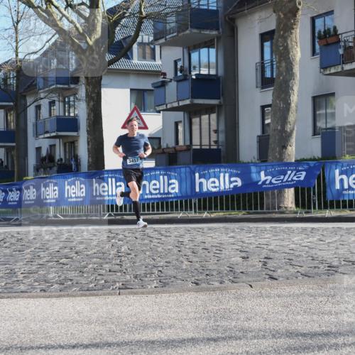 06.04.2025 - 44. Internationalen Wilhelmsburger Insellauf Luisa Fischer http://msf.ph/oto/7556666 06.04.2025 10:11:59 Ziel 3457 meine-sportfotos.de