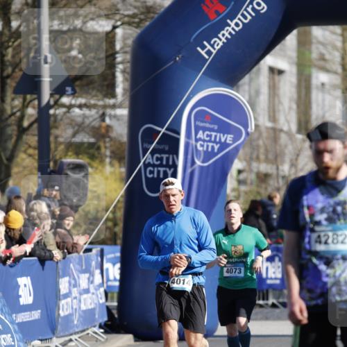 06.04.2025 - 44. Internationalen Wilhelmsburger Insellauf A. Gomolzig http://msf.ph/oto/7556669 06.04.2025 10:26:58 Ziel 3099, 4282, 4327, 4516 meine-sportfotos.de
