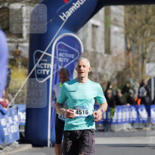06.04.2025 - 44. Internationalen Wilhelmsburger Insellauf A. Gomolzig http://msf.ph/oto/7556678 06.04.2025 10:26:50 Ziel 3099, 3870, 4327, 4404, 4516, 5076 meine-sportfotos.de