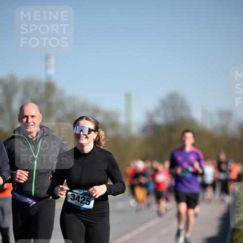 06.04.2025 - 44. Internationalen Wilhelmsburger Insellauf Dr. Thomas Lammeyer http://msf.ph/oto/7556686 06.04.2025 09:32:39 Laufen 3425 meine-sportfotos.de