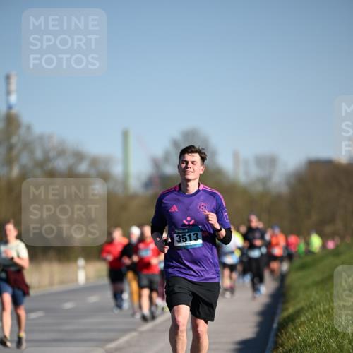 06.04.2025 - 44. Internationalen Wilhelmsburger Insellauf Dr. Thomas Lammeyer http://msf.ph/oto/7556718 06.04.2025 09:32:43 Laufen 3513 meine-sportfotos.de