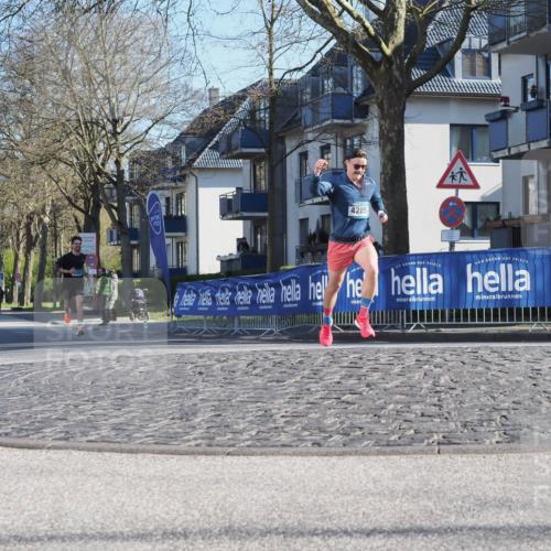 06.04.2025 - 44. Internationalen Wilhelmsburger Insellauf Luisa Fischer http://msf.ph/oto/7556740 06.04.2025 10:12:24 Ziel 4285 meine-sportfotos.de