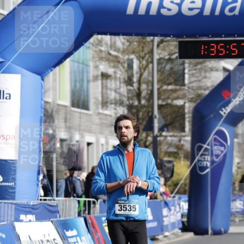 06.04.2025 - 44. Internationalen Wilhelmsburger Insellauf A. Gomolzig http://msf.ph/oto/7556746 06.04.2025 10:25:55 Ziel 3142, 3535, 3556, 5120, 5126 meine-sportfotos.de