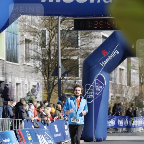 06.04.2025 - 44. Internationalen Wilhelmsburger Insellauf A. Gomolzig http://msf.ph/oto/7556754 06.04.2025 10:25:52 Ziel 3142, 3535, 3556, 5120, 5126 meine-sportfotos.de