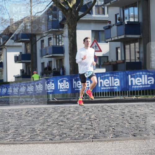 06.04.2025 - 44. Internationalen Wilhelmsburger Insellauf Luisa Fischer http://msf.ph/oto/7556835 06.04.2025 10:12:50 Ziel 4425 meine-sportfotos.de