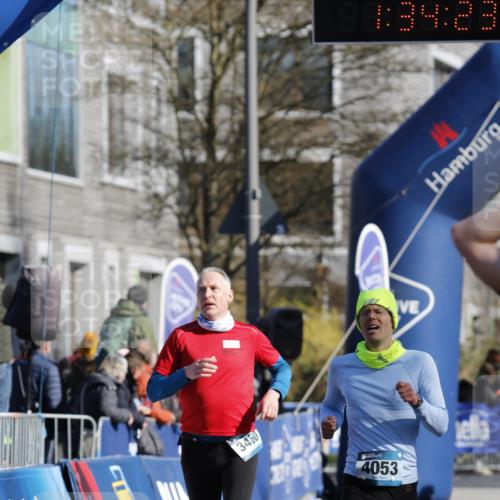 06.04.2025 - 44. Internationalen Wilhelmsburger Insellauf A. Gomolzig http://msf.ph/oto/7556864 06.04.2025 10:24:22 Ziel 3460, 4053, 4424 meine-sportfotos.de