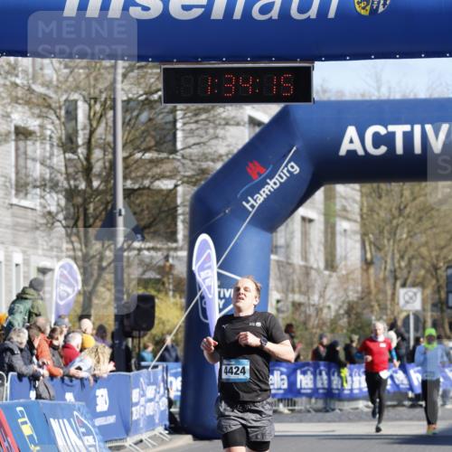 06.04.2025 - 44. Internationalen Wilhelmsburger Insellauf A. Gomolzig http://msf.ph/oto/7556876 06.04.2025 10:24:14 Ziel 3164, 4424 meine-sportfotos.de