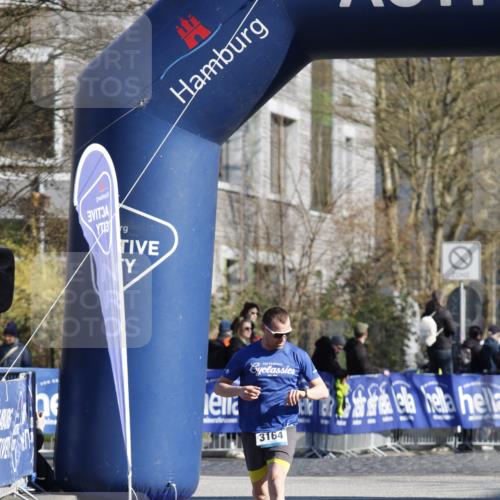 06.04.2025 - 44. Internationalen Wilhelmsburger Insellauf A. Gomolzig http://msf.ph/oto/7556898 06.04.2025 10:24:02 Ziel 4322 meine-sportfotos.de