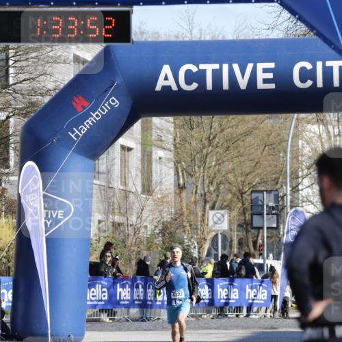 06.04.2025 - 44. Internationalen Wilhelmsburger Insellauf A. Gomolzig http://msf.ph/oto/7556912 06.04.2025 10:23:50 Ziel 3090, 3836, 4464 meine-sportfotos.de