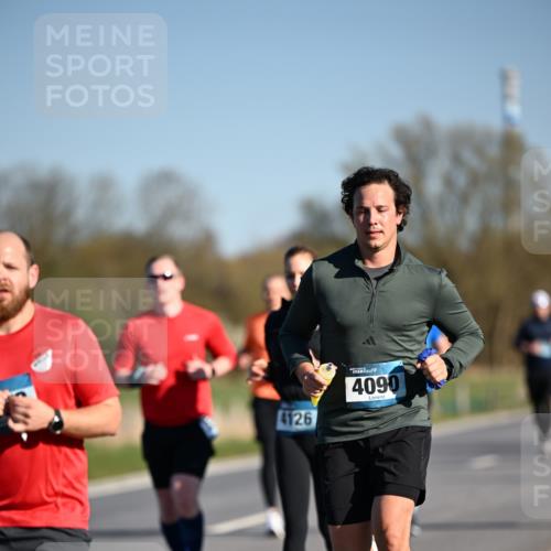 06.04.2025 - 44. Internationalen Wilhelmsburger Insellauf Dr. Thomas Lammeyer http://msf.ph/oto/7556961 06.04.2025 09:32:56 Laufen 4126, 4090 meine-sportfotos.de