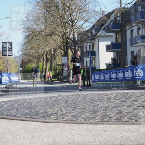 06.04.2025 - 44. Internationalen Wilhelmsburger Insellauf Luisa Fischer http://msf.ph/oto/7556972 06.04.2025 10:14:10 Ziel 511 meine-sportfotos.de