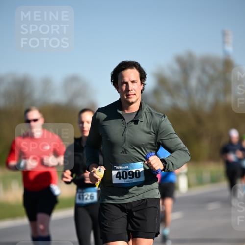 06.04.2025 - 44. Internationalen Wilhelmsburger Insellauf Dr. Thomas Lammeyer http://msf.ph/oto/7556982 06.04.2025 09:32:57 Laufen 1126, 4090 meine-sportfotos.de