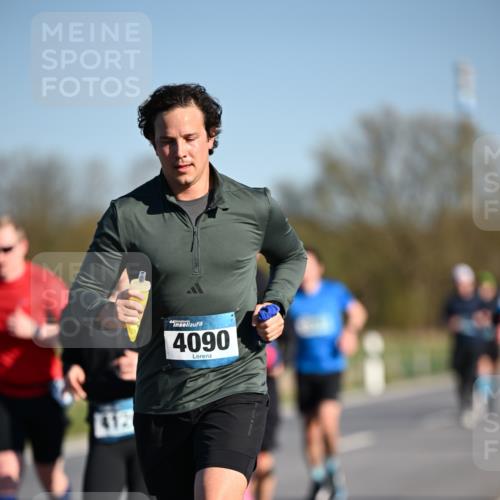 06.04.2025 - 44. Internationalen Wilhelmsburger Insellauf Dr. Thomas Lammeyer http://msf.ph/oto/7556988 06.04.2025 09:32:58 Laufen 4090 meine-sportfotos.de