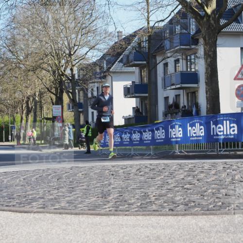 06.04.2025 - 44. Internationalen Wilhelmsburger Insellauf Luisa Fischer http://msf.ph/oto/7556995 06.04.2025 10:14:14 Ziel 3961 meine-sportfotos.de