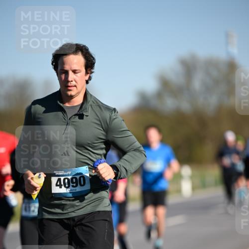 06.04.2025 - 44. Internationalen Wilhelmsburger Insellauf Dr. Thomas Lammeyer http://msf.ph/oto/7556996 06.04.2025 09:32:58 Laufen 4090 meine-sportfotos.de