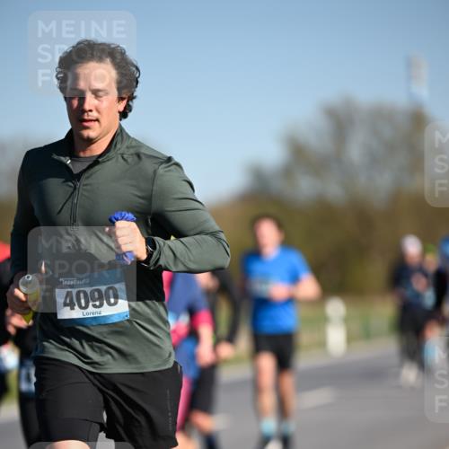 06.04.2025 - 44. Internationalen Wilhelmsburger Insellauf Dr. Thomas Lammeyer http://msf.ph/oto/7556999 06.04.2025 09:32:58 Laufen 5, 4090 meine-sportfotos.de