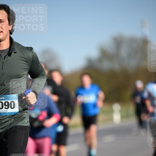 06.04.2025 - 44. Internationalen Wilhelmsburger Insellauf Dr. Thomas Lammeyer http://msf.ph/oto/7557008 06.04.2025 09:32:58 Laufen 090 meine-sportfotos.de