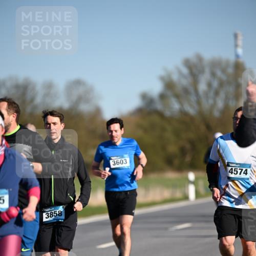 06.04.2025 - 44. Internationalen Wilhelmsburger Insellauf Dr. Thomas Lammeyer http://msf.ph/oto/7557018 06.04.2025 09:32:59 Laufen 5, 3858, 3603, 4574 meine-sportfotos.de