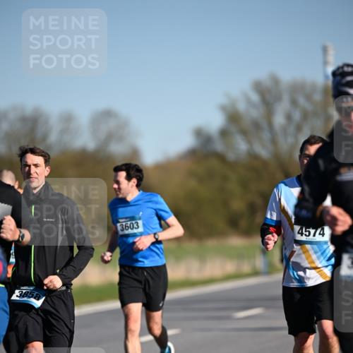 06.04.2025 - 44. Internationalen Wilhelmsburger Insellauf Dr. Thomas Lammeyer http://msf.ph/oto/7557026 06.04.2025 09:33:00 Laufen 3858, 3603, 4574 meine-sportfotos.de
