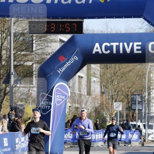 06.04.2025 - 44. Internationalen Wilhelmsburger Insellauf A. Gomolzig http://msf.ph/oto/7557031 06.04.2025 10:21:56 Ziel 4604, 5030 meine-sportfotos.de