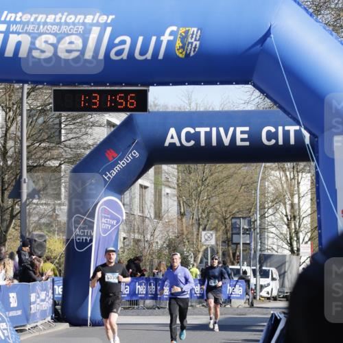 06.04.2025 - 44. Internationalen Wilhelmsburger Insellauf A. Gomolzig http://msf.ph/oto/7557034 06.04.2025 10:21:54 Ziel 4604 meine-sportfotos.de