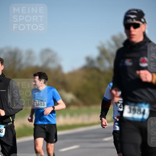 06.04.2025 - 44. Internationalen Wilhelmsburger Insellauf Dr. Thomas Lammeyer http://msf.ph/oto/7557039 06.04.2025 09:33:00 Laufen 8, 3603, 43984 meine-sportfotos.de