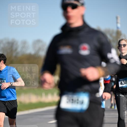 06.04.2025 - 44. Internationalen Wilhelmsburger Insellauf Dr. Thomas Lammeyer http://msf.ph/oto/7557051 06.04.2025 09:33:01 Laufen 502, 438 meine-sportfotos.de