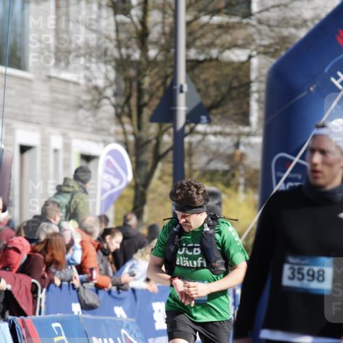 06.04.2025 - 44. Internationalen Wilhelmsburger Insellauf A. Gomolzig http://msf.ph/oto/7557052 06.04.2025 10:21:46 Ziel 3469, 4604 meine-sportfotos.de