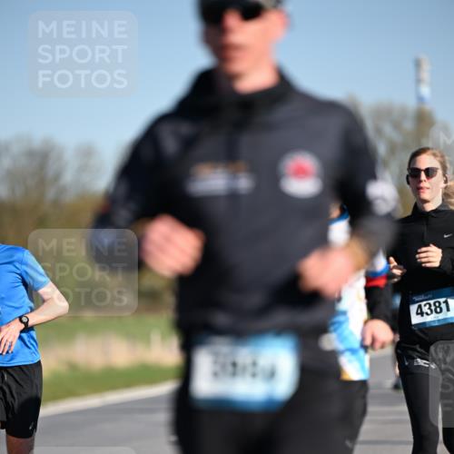 06.04.2025 - 44. Internationalen Wilhelmsburger Insellauf Dr. Thomas Lammeyer http://msf.ph/oto/7557054 06.04.2025 09:33:01 Laufen 4381 meine-sportfotos.de