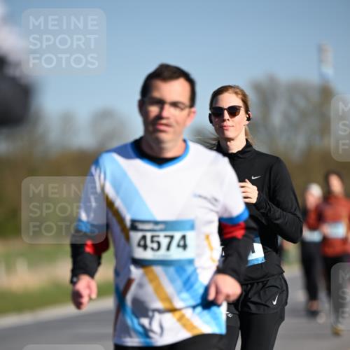 06.04.2025 - 44. Internationalen Wilhelmsburger Insellauf Dr. Thomas Lammeyer http://msf.ph/oto/7557068 06.04.2025 09:33:02 Laufen 4574 meine-sportfotos.de