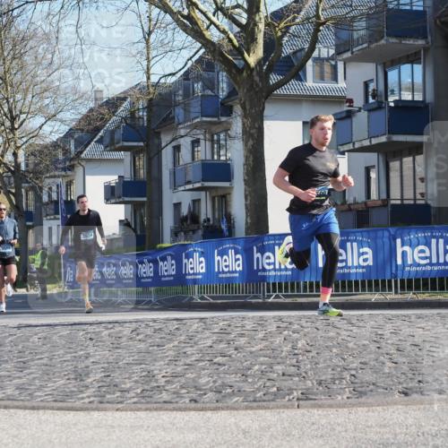 06.04.2025 - 44. Internationalen Wilhelmsburger Insellauf Luisa Fischer http://msf.ph/oto/7557074 06.04.2025 10:14:46 Ziel 3566, 3524, 500 meine-sportfotos.de