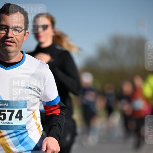 06.04.2025 - 44. Internationalen Wilhelmsburger Insellauf Dr. Thomas Lammeyer http://msf.ph/oto/7557089 06.04.2025 09:33:03 Laufen 574 meine-sportfotos.de