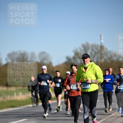 06.04.2025 - 44. Internationalen Wilhelmsburger Insellauf Dr. Thomas Lammeyer http://msf.ph/oto/7557102 06.04.2025 09:33:06 Laufen 434, 3551, 4048 meine-sportfotos.de