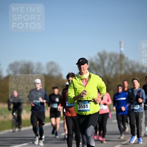 06.04.2025 - 44. Internationalen Wilhelmsburger Insellauf Dr. Thomas Lammeyer http://msf.ph/oto/7557120 06.04.2025 09:33:07 Laufen 3551 meine-sportfotos.de