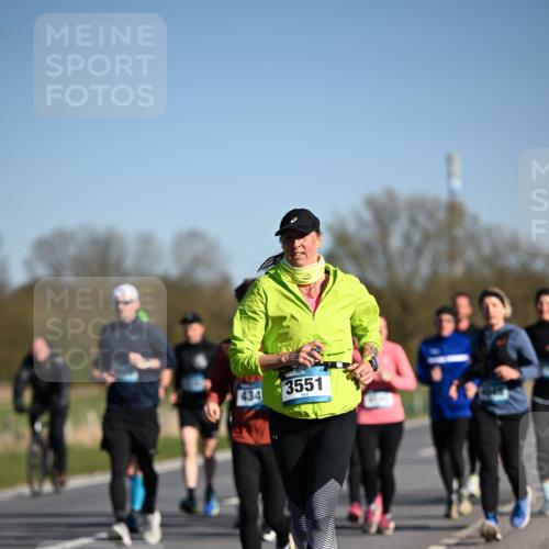 06.04.2025 - 44. Internationalen Wilhelmsburger Insellauf Dr. Thomas Lammeyer http://msf.ph/oto/7557124 06.04.2025 09:33:07 Laufen 434, 3551 meine-sportfotos.de