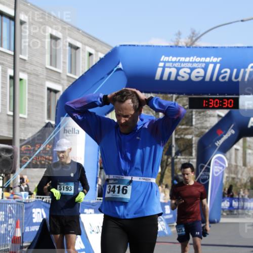 06.04.2025 - 44. Internationalen Wilhelmsburger Insellauf A. Gomolzig http://msf.ph/oto/7557153 06.04.2025 10:20:29 Ziel 3416, 4525, 4608, 5193 meine-sportfotos.de