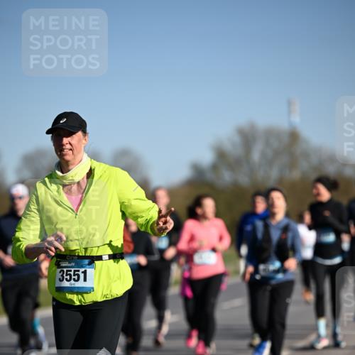 06.04.2025 - 44. Internationalen Wilhelmsburger Insellauf Dr. Thomas Lammeyer http://msf.ph/oto/7557155 06.04.2025 09:33:08 Laufen 3551 meine-sportfotos.de