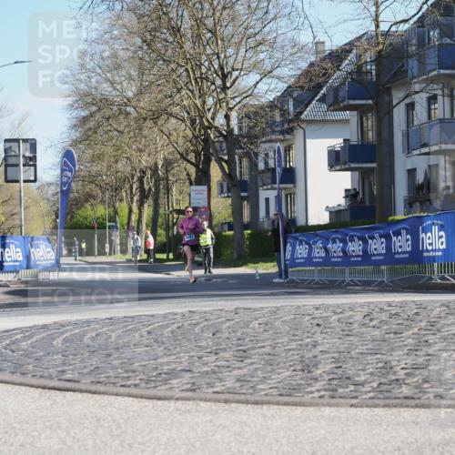 06.04.2025 - 44. Internationalen Wilhelmsburger Insellauf Luisa Fischer http://msf.ph/oto/7557218 06.04.2025 10:15:57 Ziel 4492 meine-sportfotos.de